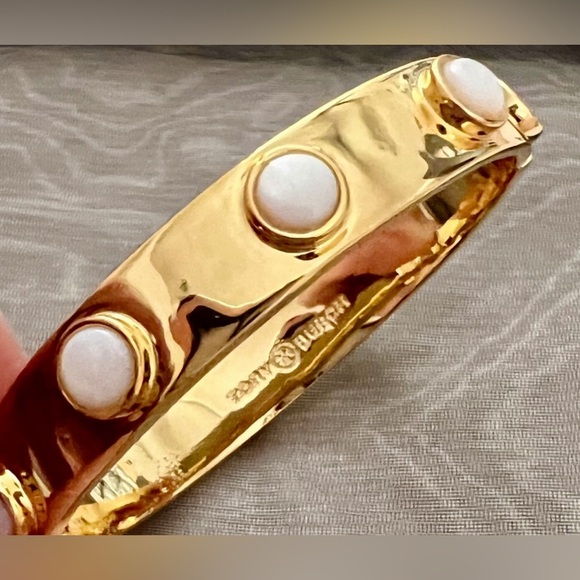 š Tory Burch Authentic Bracelet At Awesome Prices To Buy Now & Save - Picture 2 of 14